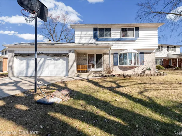 29434 Walker Dr, Warren, MI 48092
