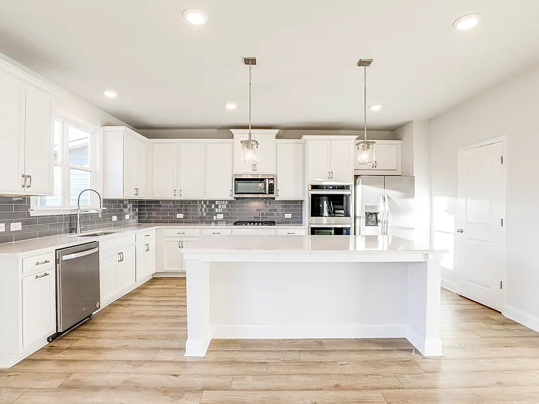 360 Caledonia Ct — Photo 17