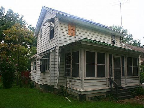 2nd image of 217 N Main St