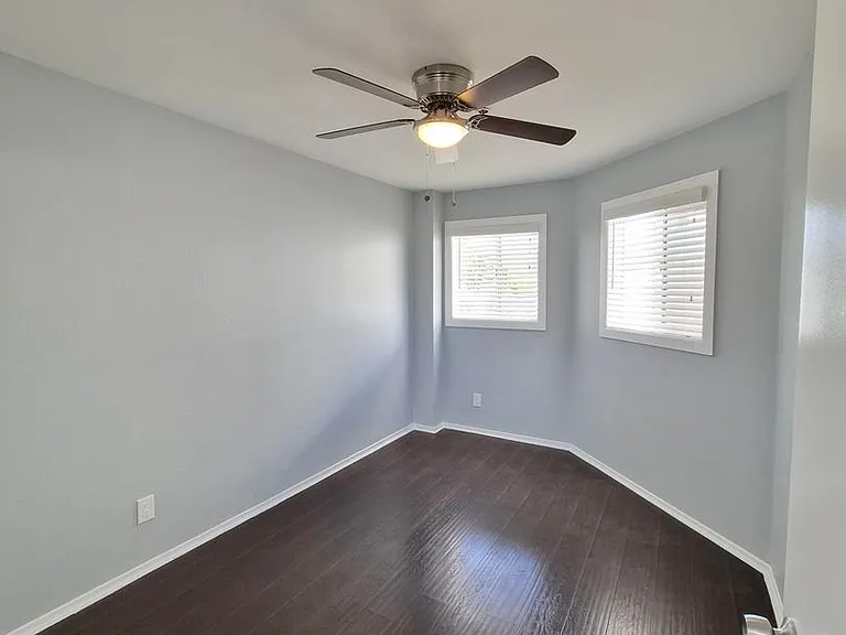 4311-4313 Toland Way — Photo 14