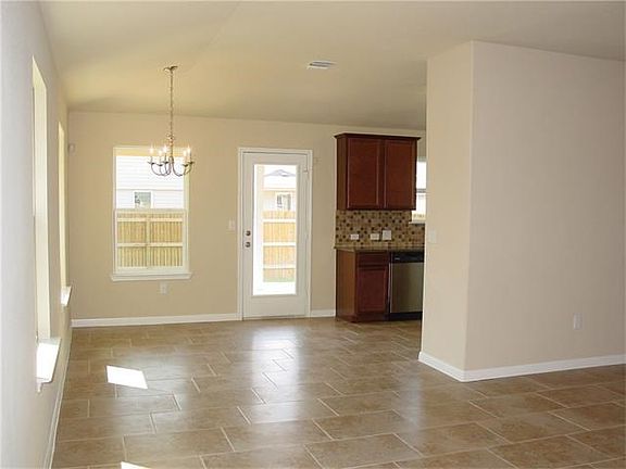 5th image of 116 Moulins Ln