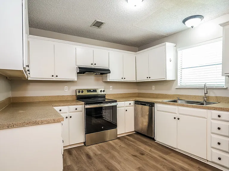 505 Plainview Dr — Photo 7