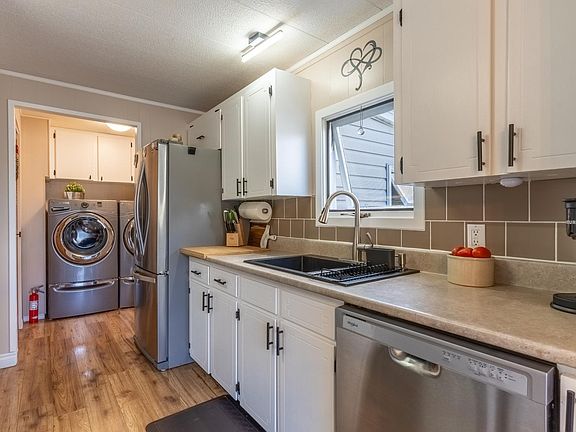 4th image of 2400 Oakdale Way #87