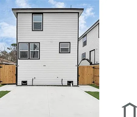 3910 Woolworth St #A — Photo 2