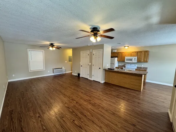 2007 S Broadway St, Pittsburg, KS 66762