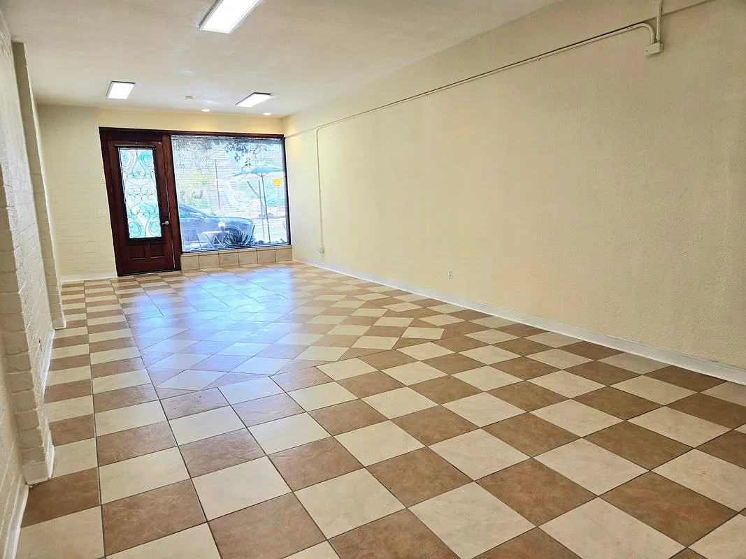 Studio, 1.0 bath, 725 sqft, $3,300 — Photo 2