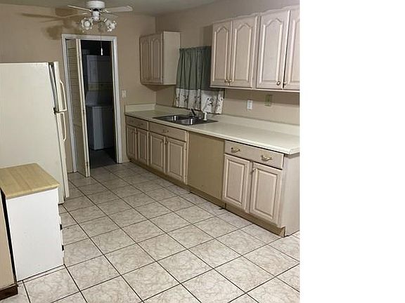 5th image of 6001 NW 42nd Ter