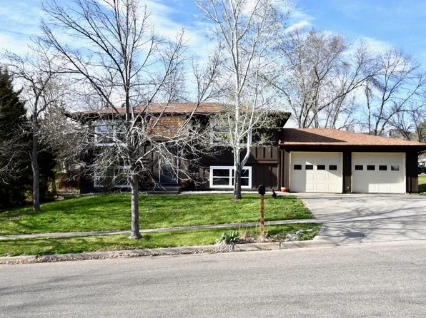 2004 Buffalo St, Pierre, SD 57501