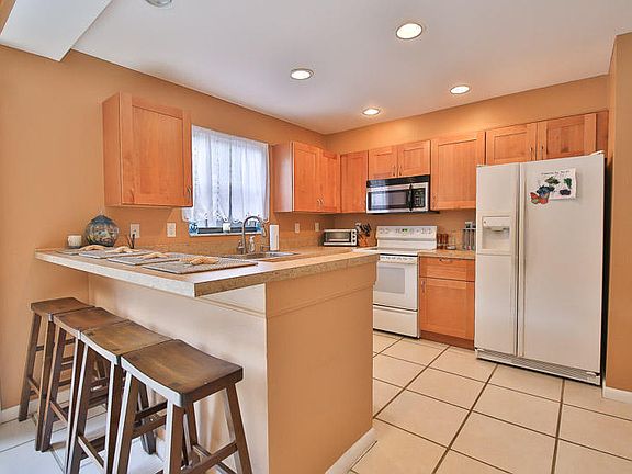 3rd image of 429 N Cypress Dr APT D