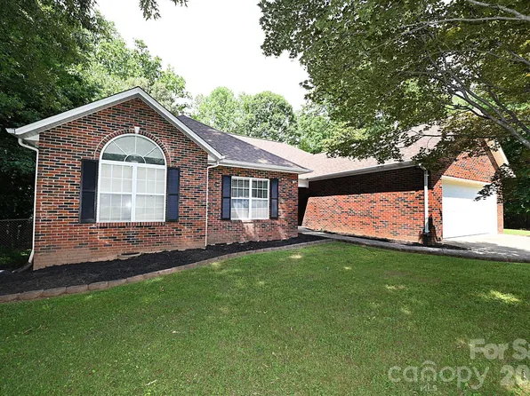 1035 E 24th St, Newton, NC 28658