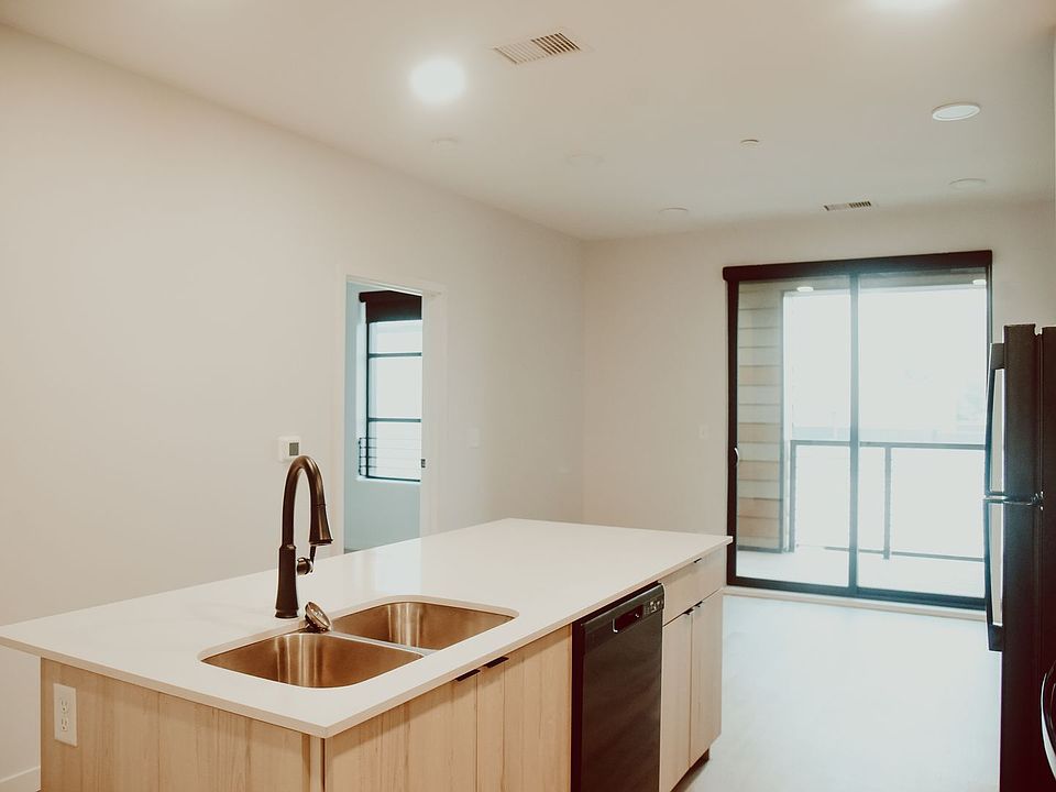 1st image of 630 E Main Ave #313