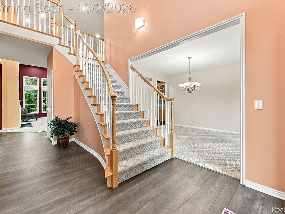 559 Trillium Dr, photo 12