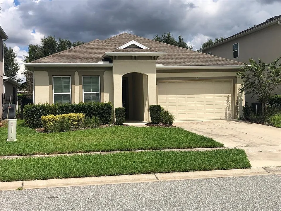 913 Berry Leaf Ct