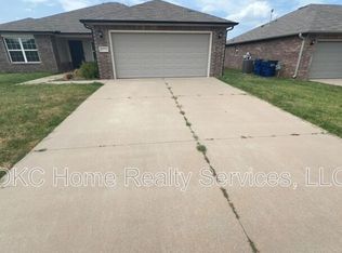 1933 W Autumn Way, Mustang, OK 73064