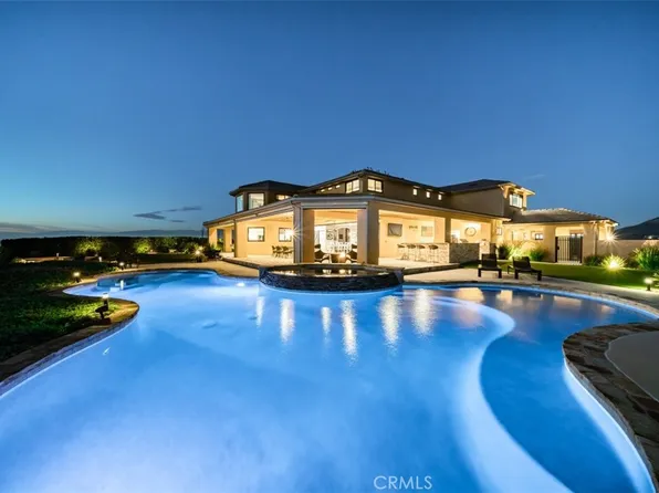 1045 Aquino Cir, Corona, CA 92879