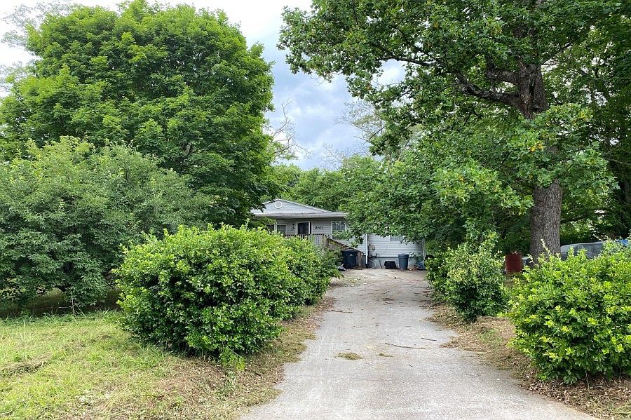 1st image of 3511 Mount Dr