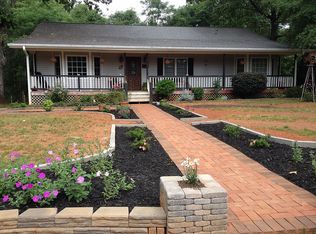 313 Stovall Cir, Hartwell, GA 30643