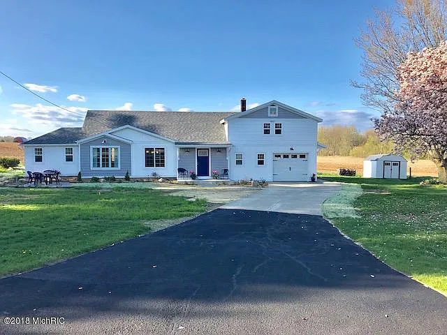 3857 108th St photo 1