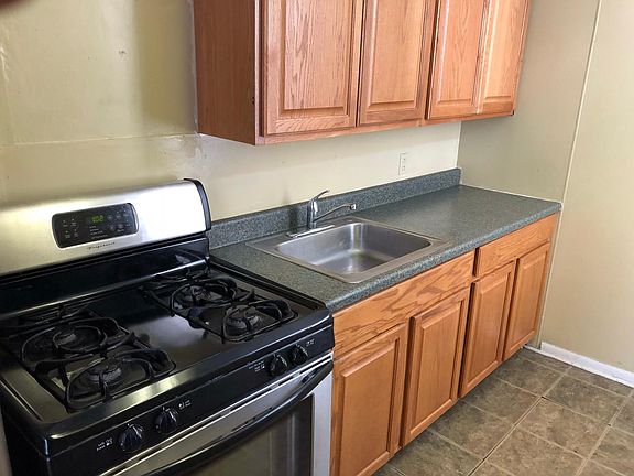 2nd image of 214 8th St #2-F