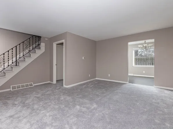 4513-4521 Apple Orchard Ln, Rockford, IL 61108