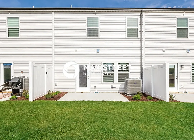 1546 Olympic Ln — Photo 17