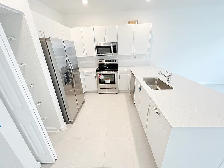 13302 SW 286th St #13302 — Photo 5