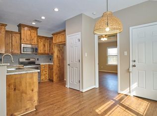 1807 Nuches Ln, Bryan, TX 77803