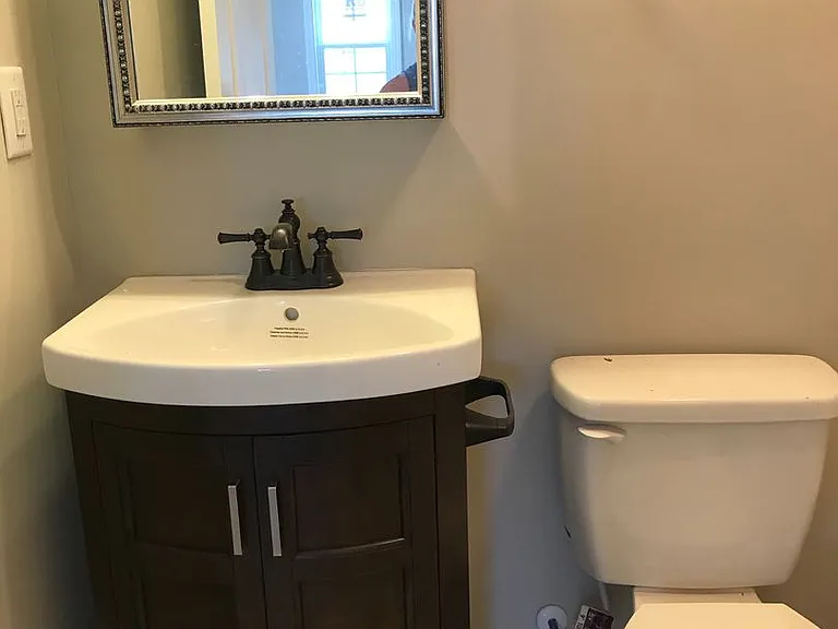904 Snow St — Photo 12
