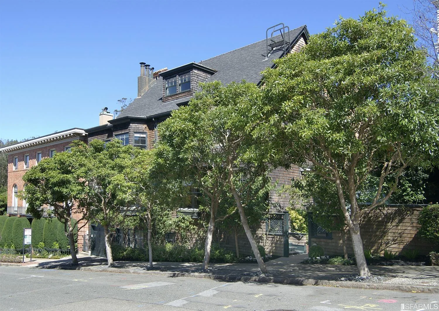 20 Walnut St photo 1