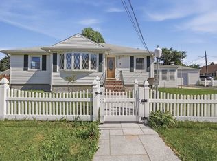7 Dewey Ave, Woburn, MA 01801