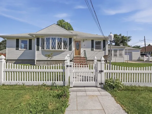 7 Dewey Ave, Woburn, MA 01801