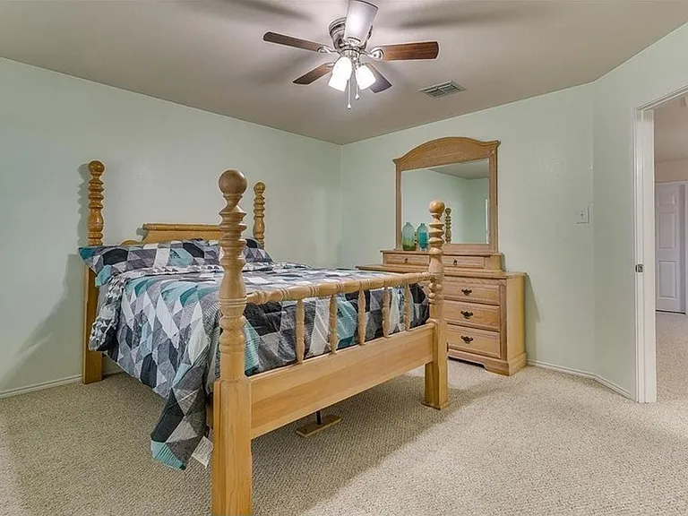 2821 Briargrove Ln — Photo 9