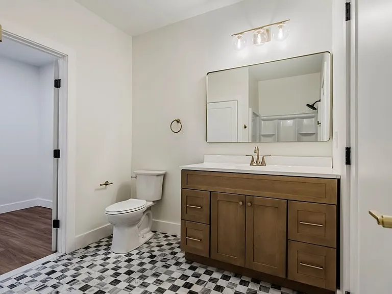 106 Hotel St #1 — Photo 8