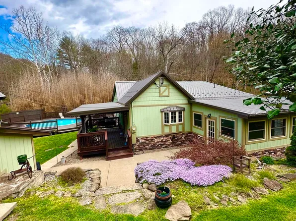 231 Catawba Rd, Fairmont, WV 26554