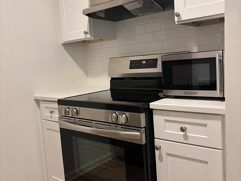 146 Jackson St #10 — Photo 5