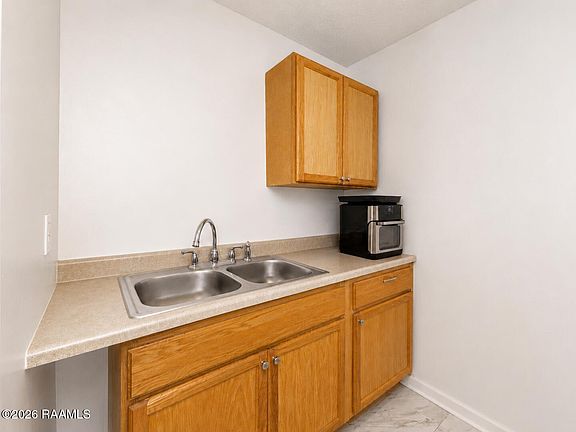 5th image of 610 Pillette Rd APT 194