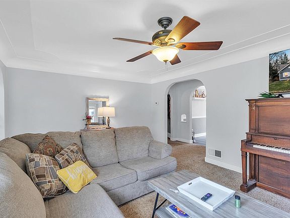 3rd image of 1360 Sherwood Dr