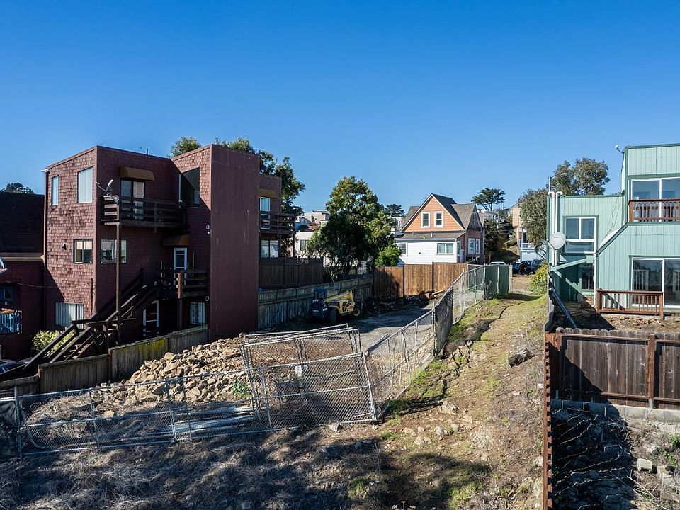 1st image of 6 Caine Ave