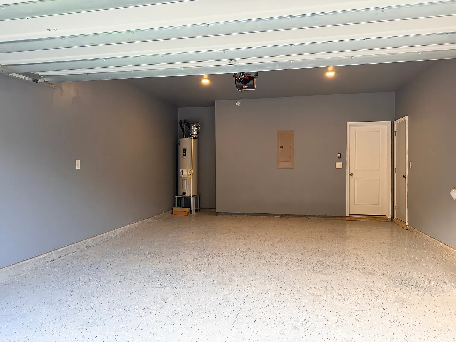 1210 Freeport Dr — Photo 4