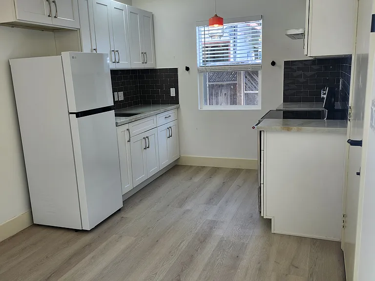 1111 S Rimpau Blvd — Photo 2