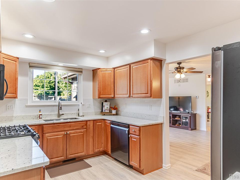 40120 Newport Dr #7, photo 16