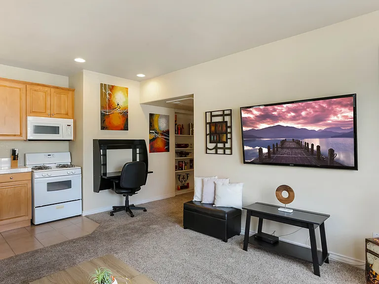 3170 Levante St — Photo 7