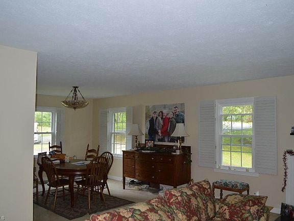 4th image of 330 Cross Creek Dr APT A