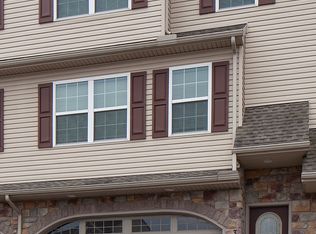 328 Weatherstone Dr, New Cumberland, PA 17070