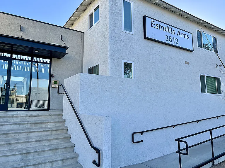 Estrellita Arms Apartments — Photo 18