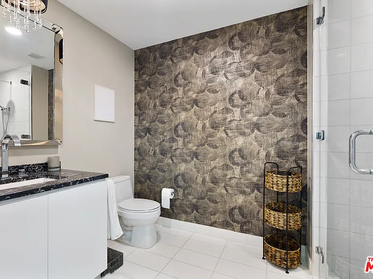 900 W Olympic Blvd #32G — Photo 6