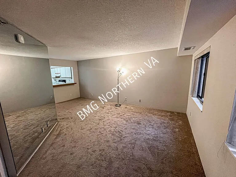 900 N Stafford St #1010 — Photo 4