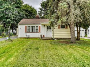 31 S Lansing Cir, Rochester, NY 14624