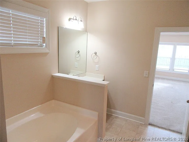 512 Rossendale Dr — Photo 22
