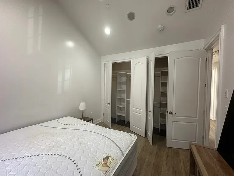 9033 Wall St #5 — Photo 15